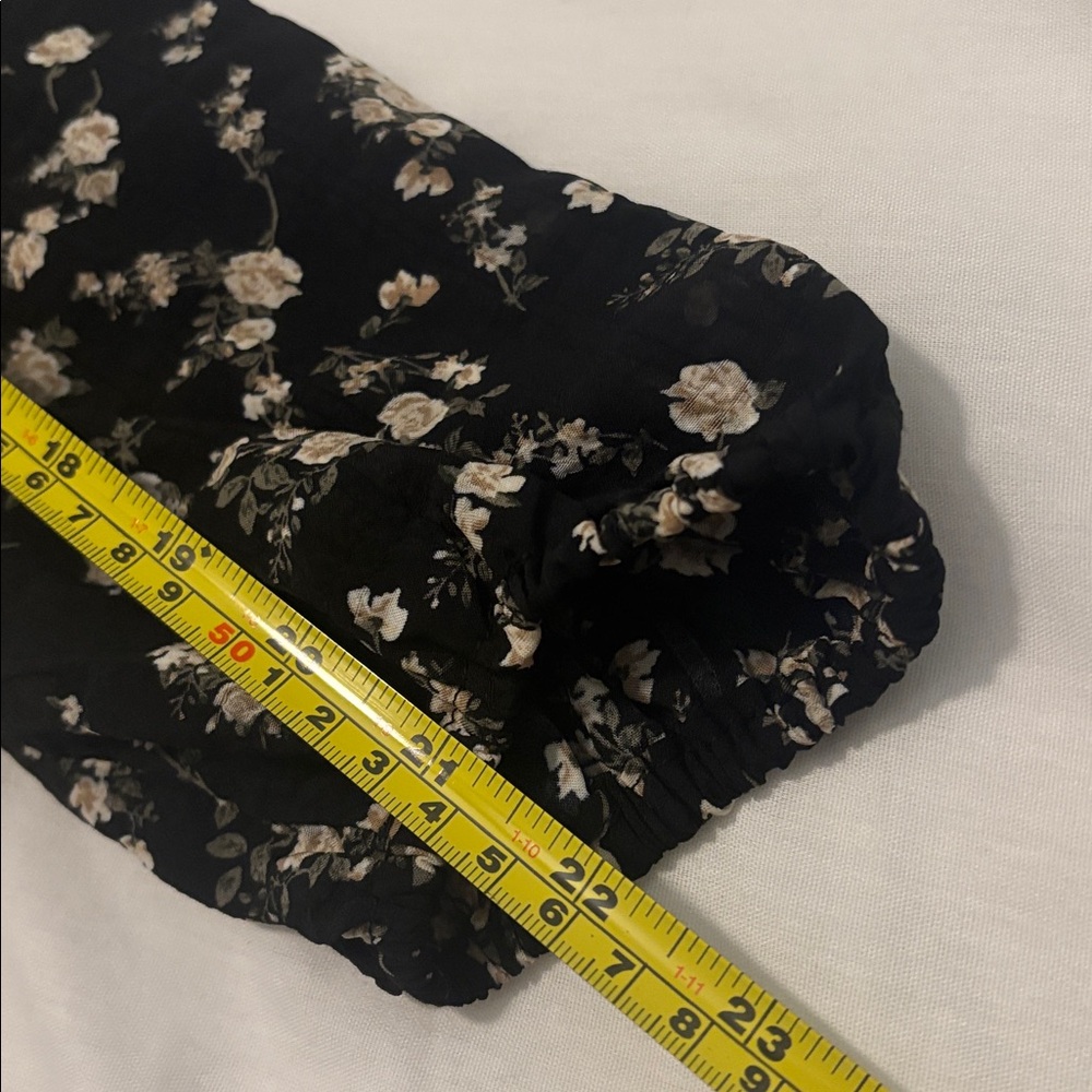 And Now This Black Floral chiffon v neck top SZ 1X plus size puffy sleeve NWT - Picture 9 of 14